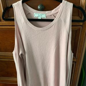 Hippie Rose Cold shoulder top in pink rose color